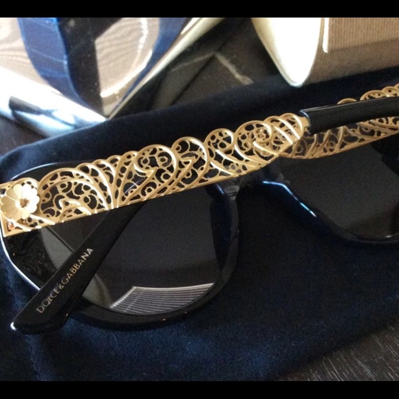 Dolce and Gabbana Polarized Sunglasses 🕶 - Picture 2 of 6